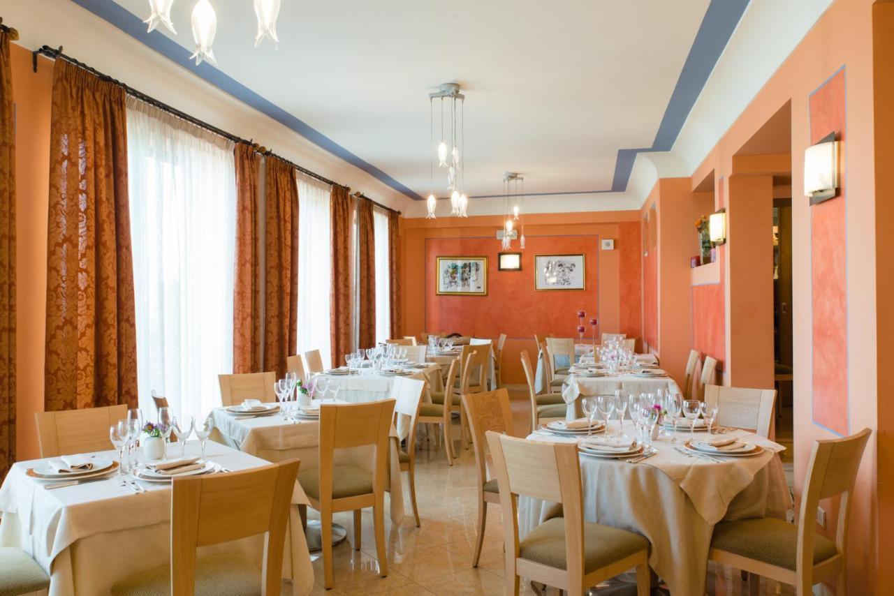 Hotel Villa Mare 奥塔维拉米奇 外观 照片